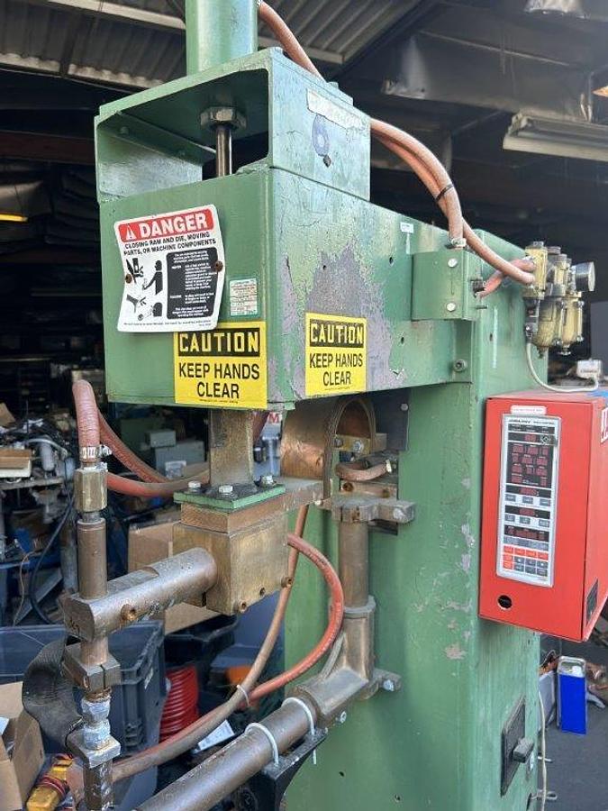 Used 40 KVA American Spot Welder w/Janda 600 Control