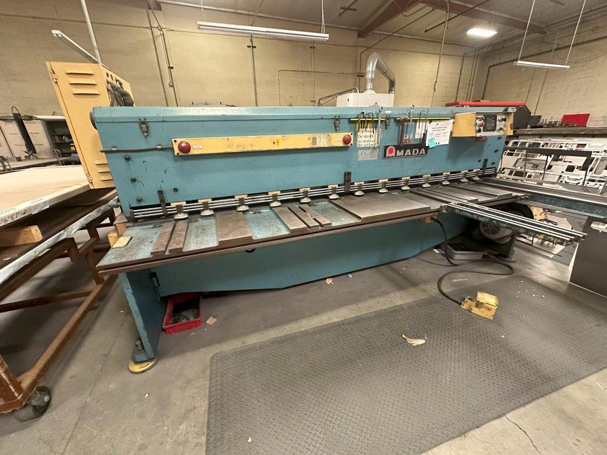 Used 1980 - 3/16" x 10' Amada M-3045 Mechanical Squaring Shear