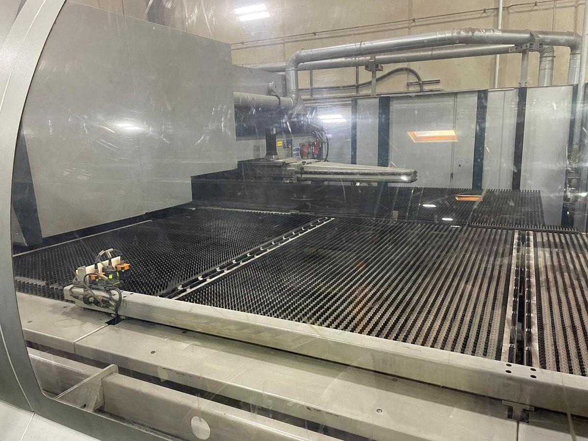 Used 2012 - 22 Ton/2000 Watt Salvagnini SL4 Punch/Laser Combo Machine