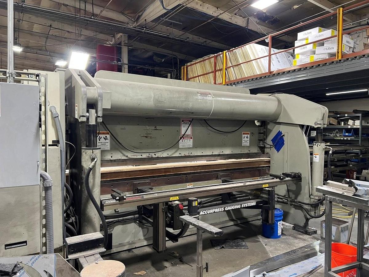 Used 2002 - 175 Ton Accurpress 717512 CNC Press Brake