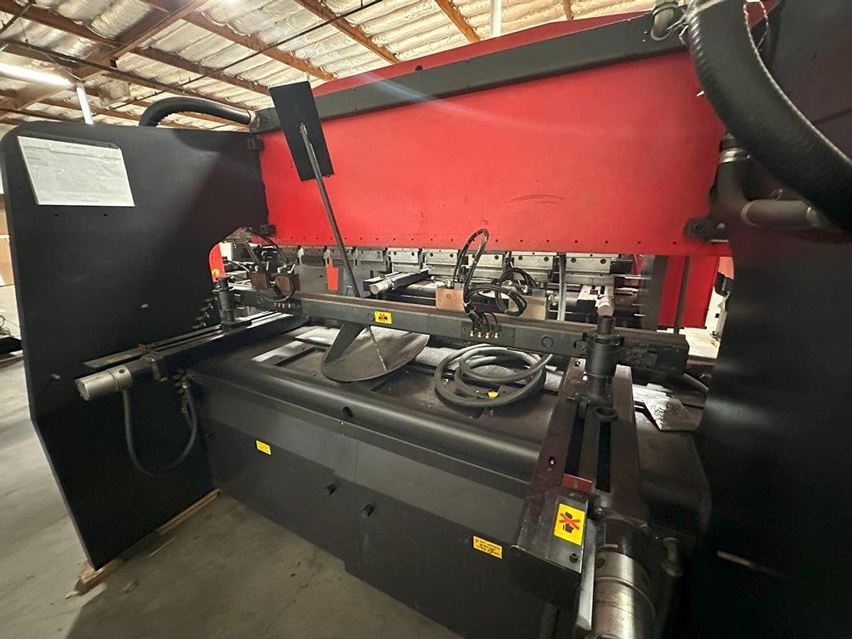 Used 1995 - 88 Ton Amada RG-80 CNC Press Brake