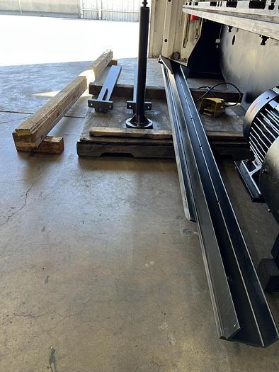 Used 1999 - 1/4" x 10' Amada M-3060 Mechanical Shear