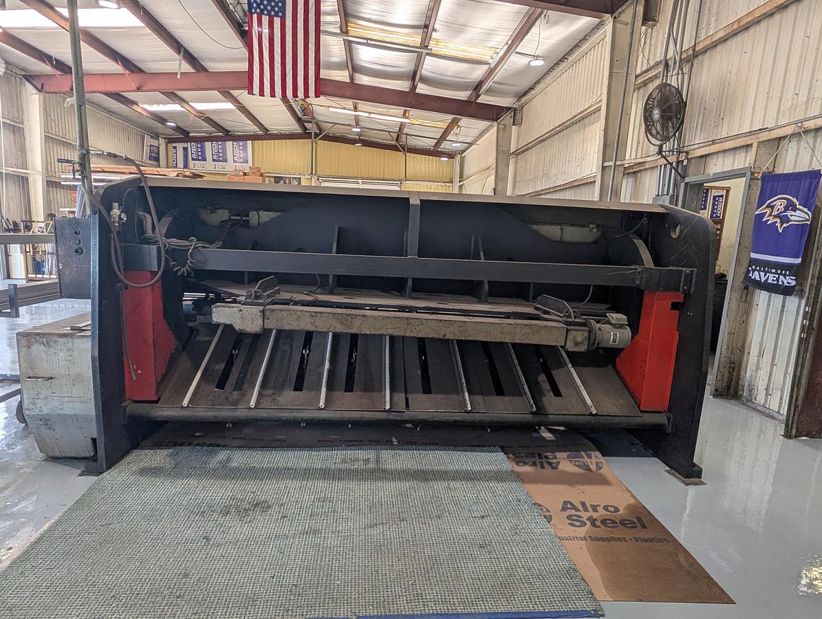 Used 1987 - 1/4" x 10' Amada M-3060 Mechanical Shear
