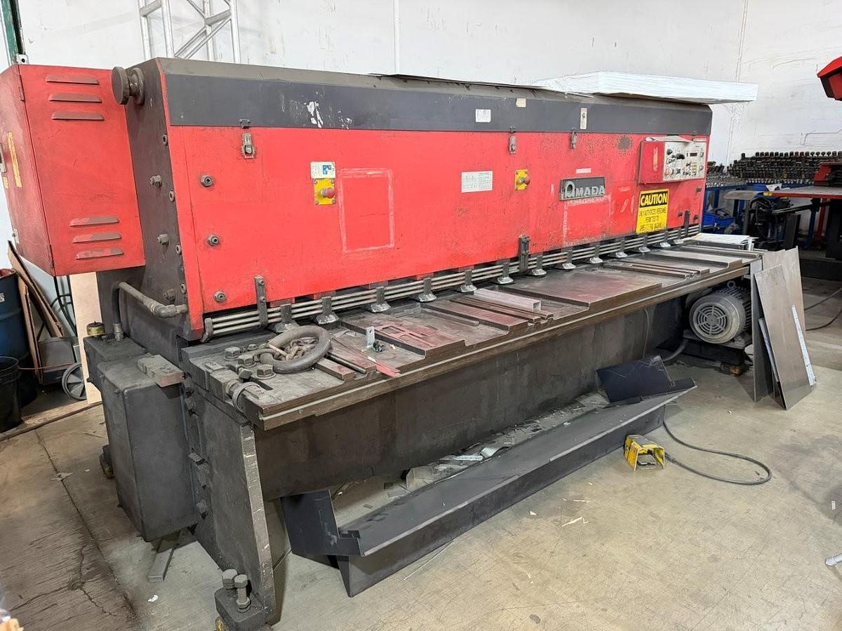 Used 1/4" x 10' Amada M-3060 Mechanical Shear