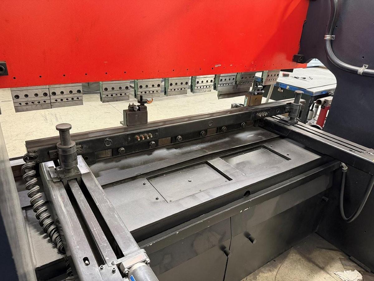 Used 1986 - 88 Ton Amada RG-80 CNC Press Brake