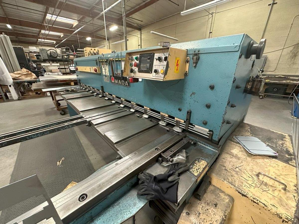 Used 1980 - 3/16" x 10' Amada M-3045 Mechanical Squaring Shear