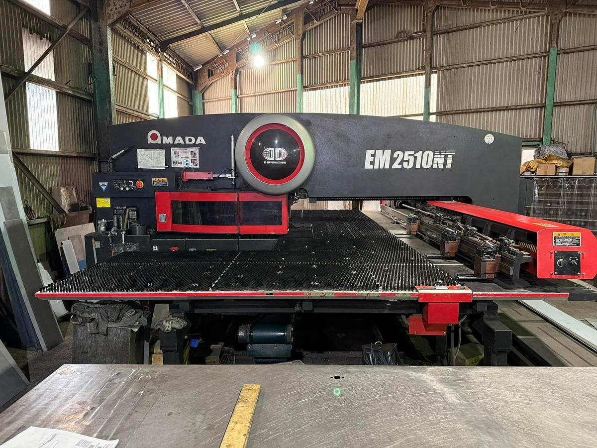 Used 2013 - 22 Ton Amada EM-2510NT Servo Driven Turret puncvh