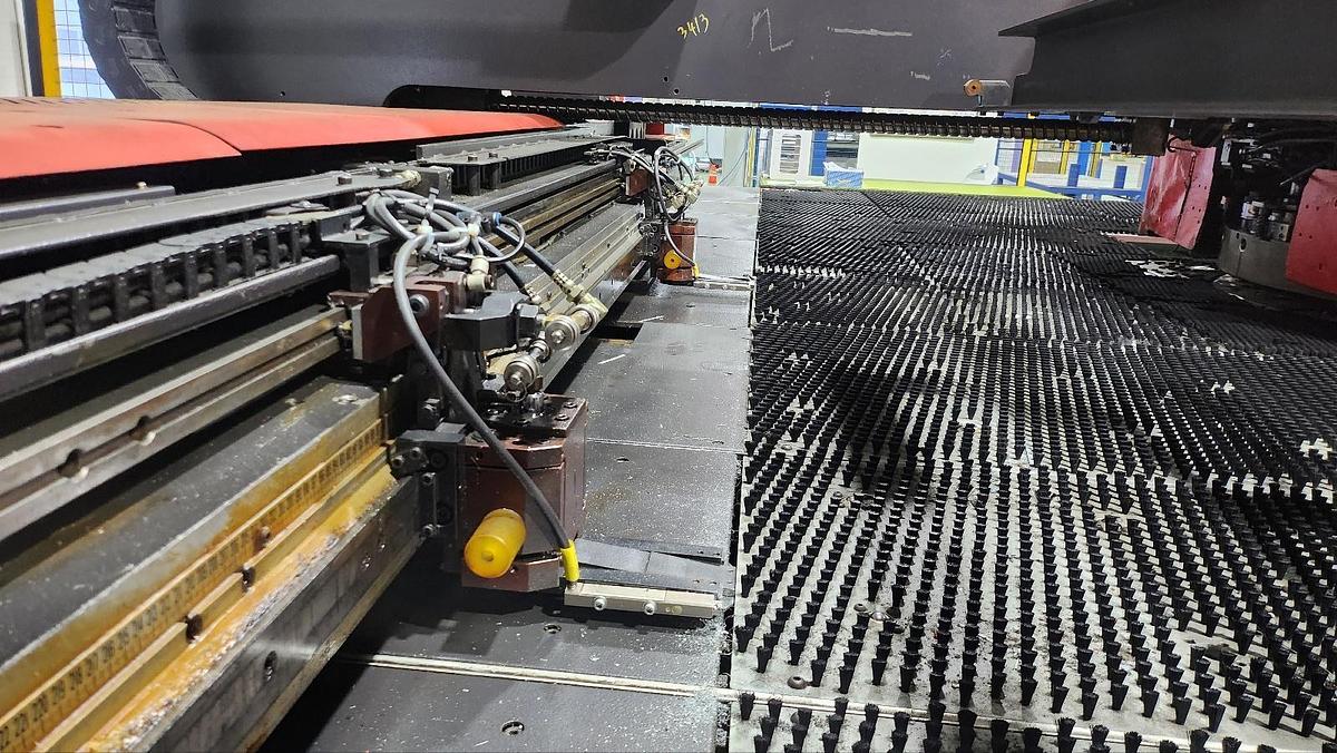 Used 2005 - 22 Ton Amada EM-2510NT CNC Turret Punch w/ASR48M& 7-Shelf Loader
