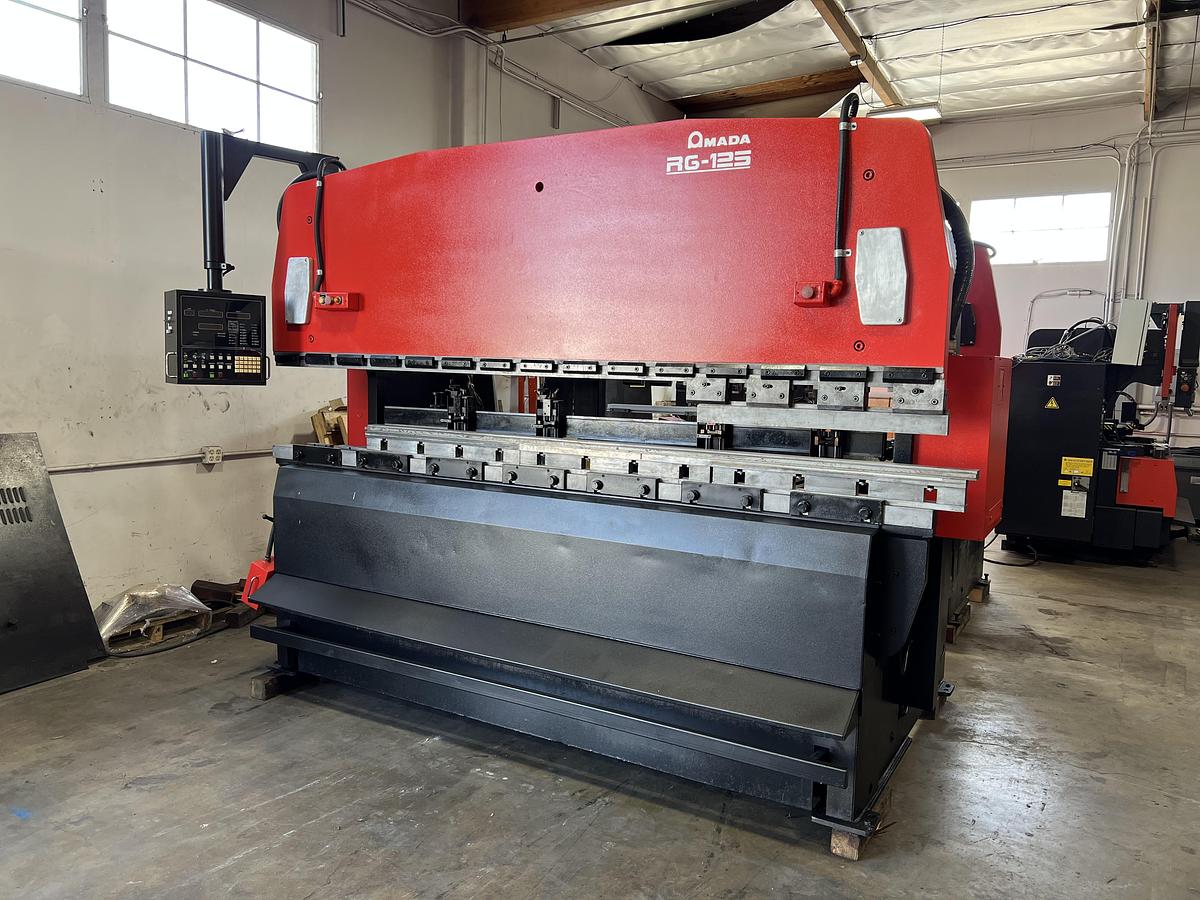 Used 1985 - 138 Ton Amada RG-125 CNC Press Brake