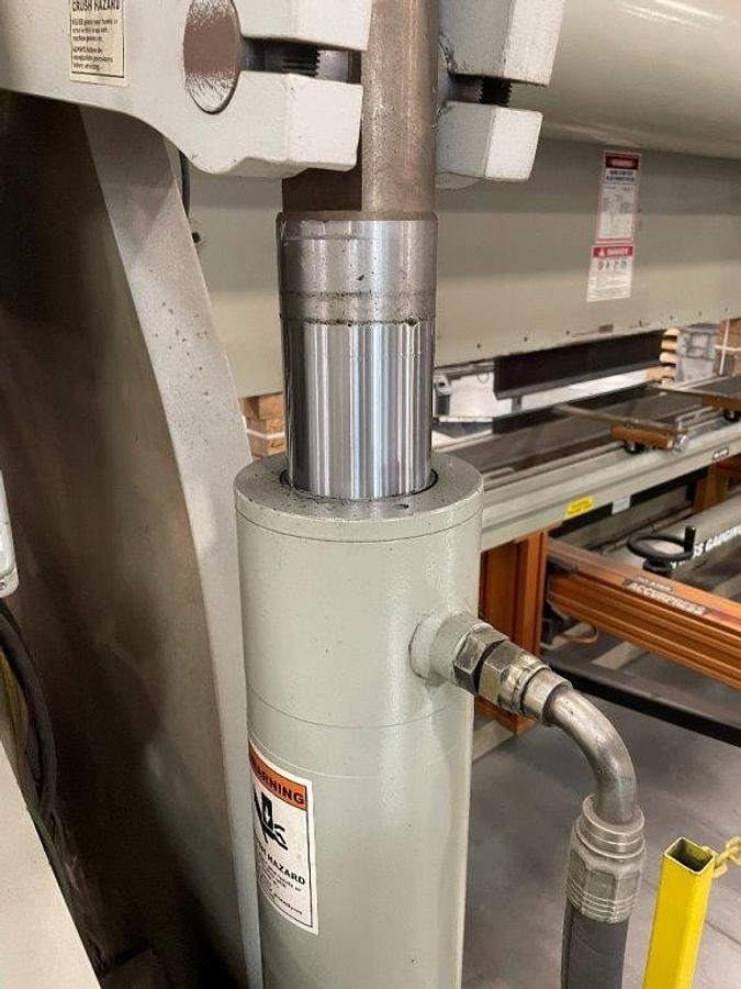 Used 2000 - 175 Ton x 14" Accurpress 717514 CNC Press Brake