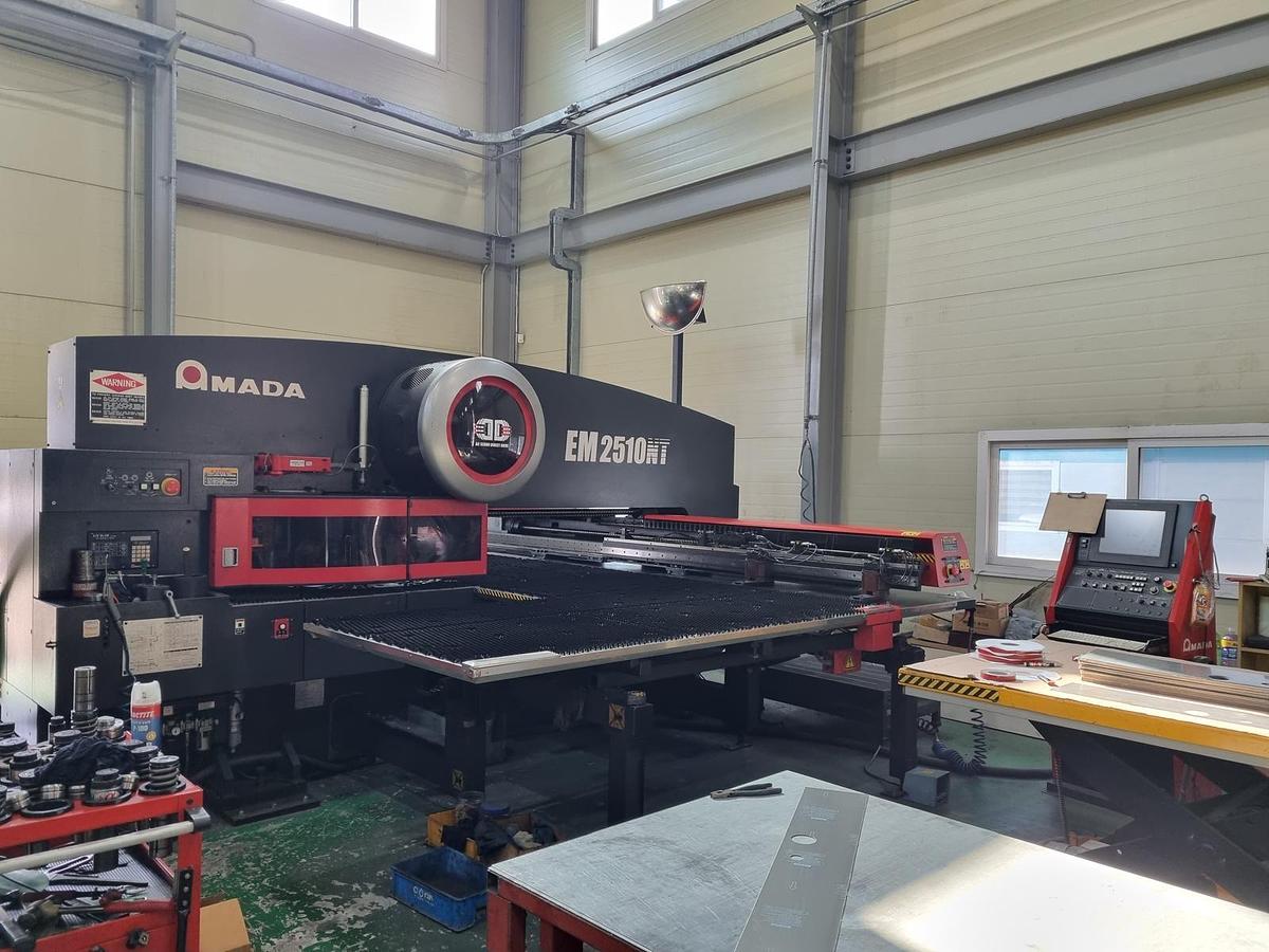 Used 2014 - 22 Ton Amada EM-2510NT Servo Driven Turret Punch
