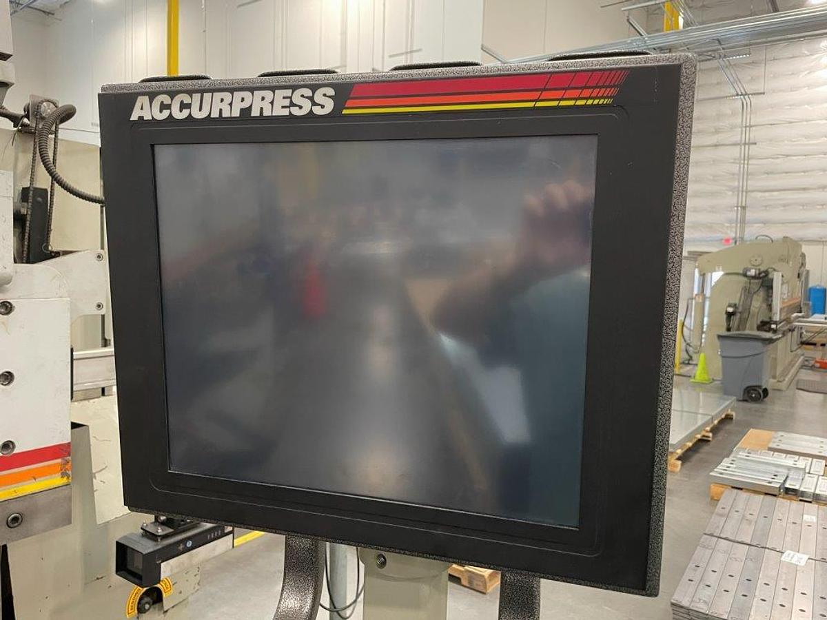 Used 2000 - 175 Ton x 14" Accurpress 717514 CNC Press Brake