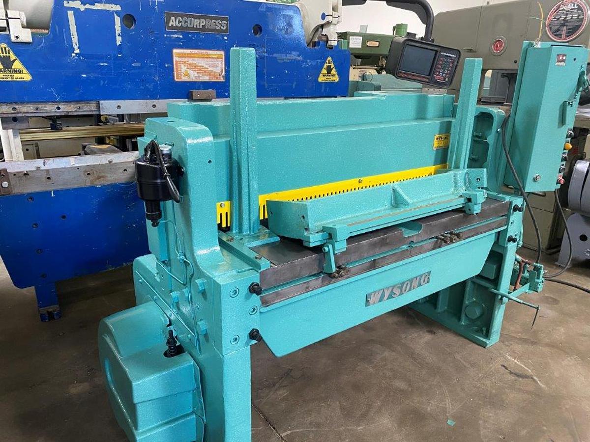 Used 1980 - 10 Ga. x 4' Wysong 1052 Mechanical Shear