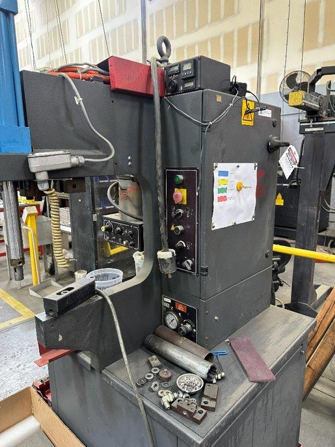 Used 1999 - 6 Ton Haeger 618 Hardware Insertion Press