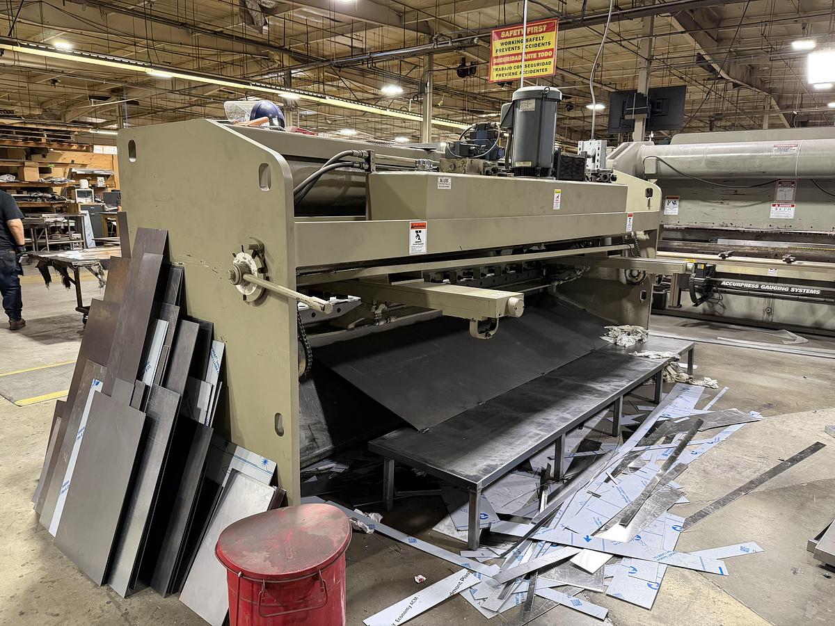 Used 2002 - 1/4" x 12' Accurshear 625012 CNC Hydraulic Shear