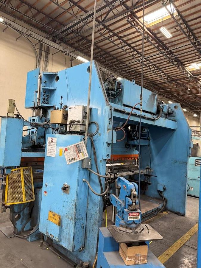 Used 1985 - 330 Ton x 13' Komatsu PHS300x400 CNC Hydraulic Press Brake