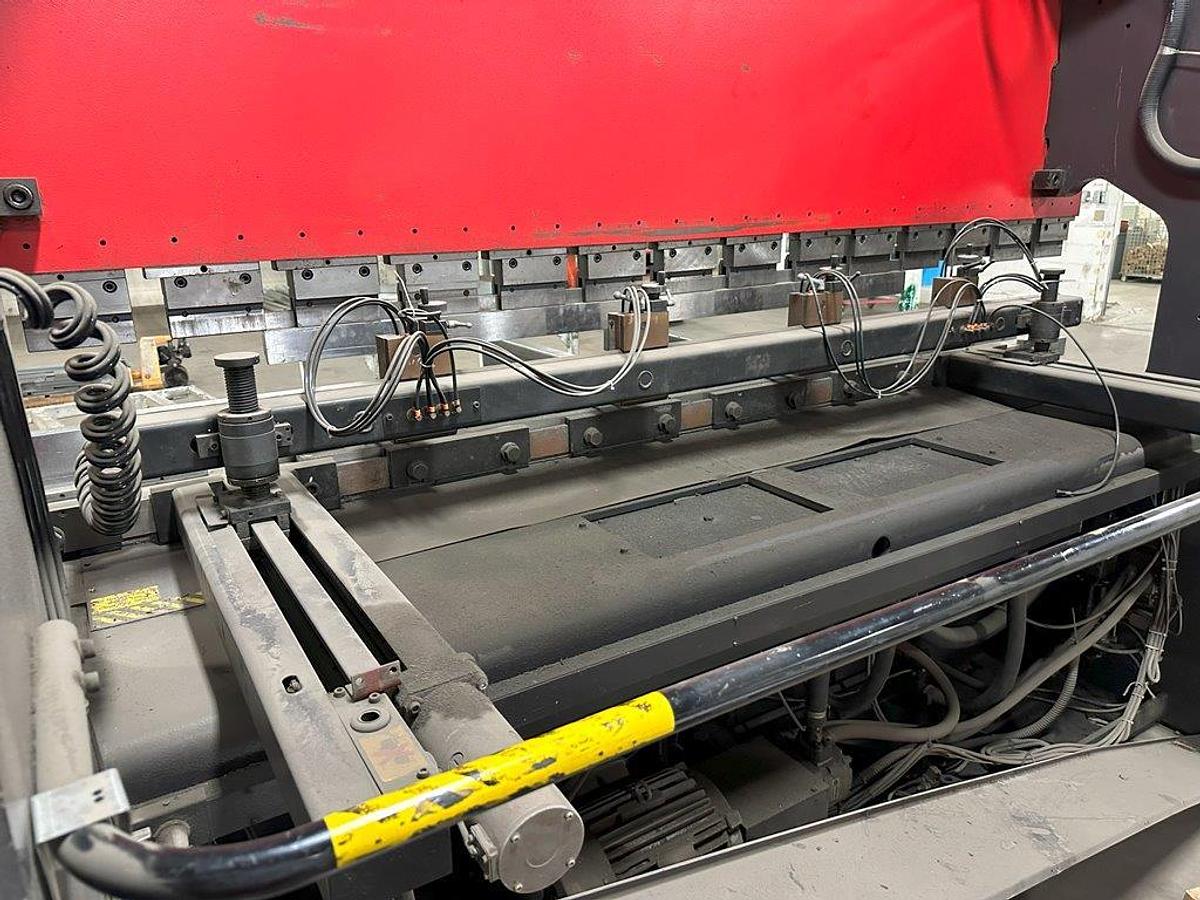 Used 1999 - 110 Ton Amada RG-100 CNC Press Brake