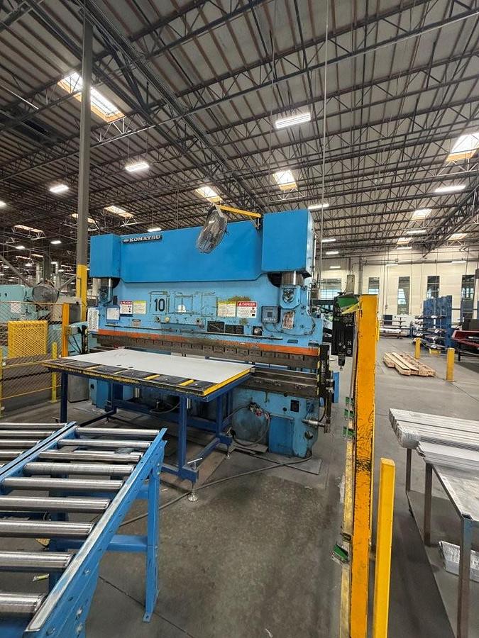 Used 1985 - 330 Ton x 13' Komatsu PHS300x400 CNC Hydraulic Press Brake