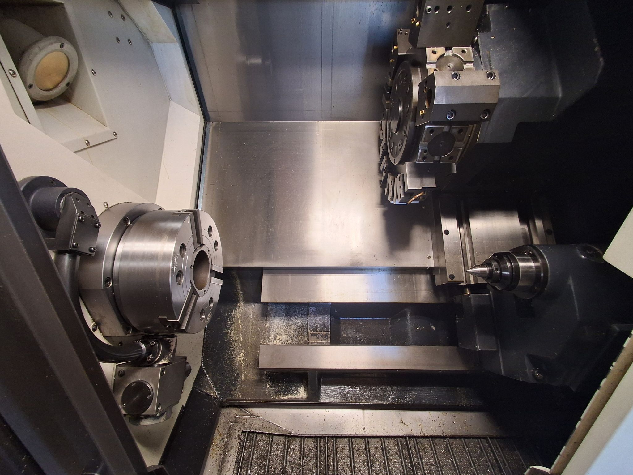 Used 2007 Doosan Puma 300MC CNC Lathe w/Live Milling