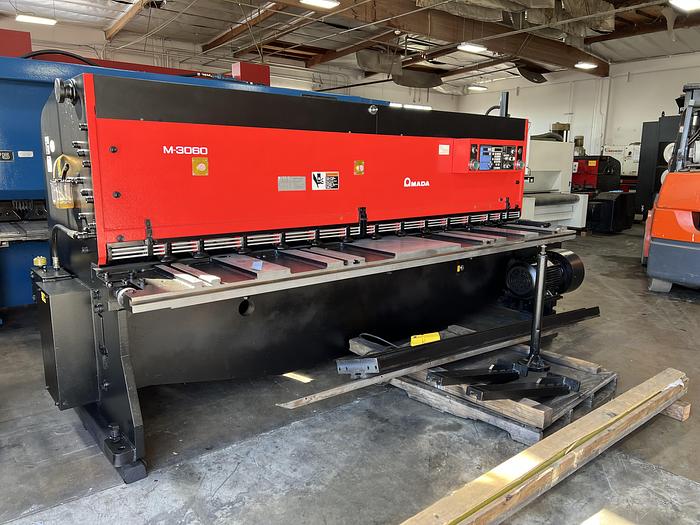 Used 1999 - 1/4" x 10' Amada M-3060 Mechanical Shear