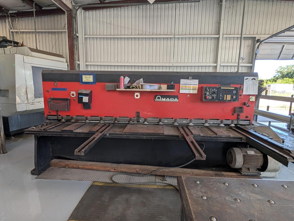 Used 1987 - 1/4" x 10' Amada M-3060 Mechanical Shear