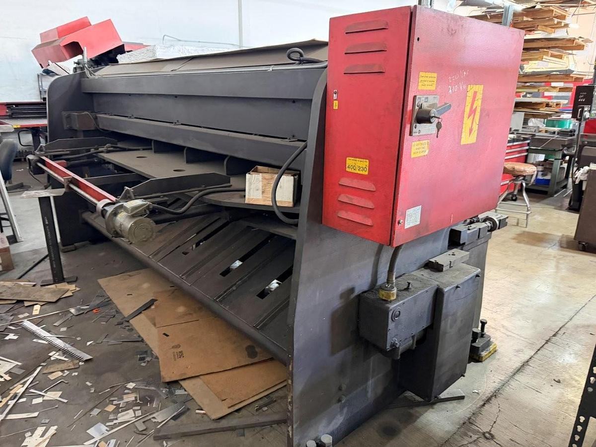 Used 1/4" x 10' Amada M-3060 Mechanical Shear