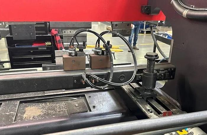 200 - 88 Ton Amada RG-80 CNC Press Brake