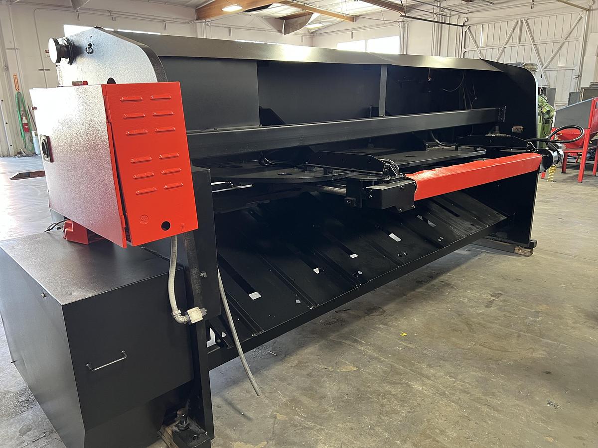Used 1998 - 1/4" x 10' Amada M-3060 Mechanical Shear