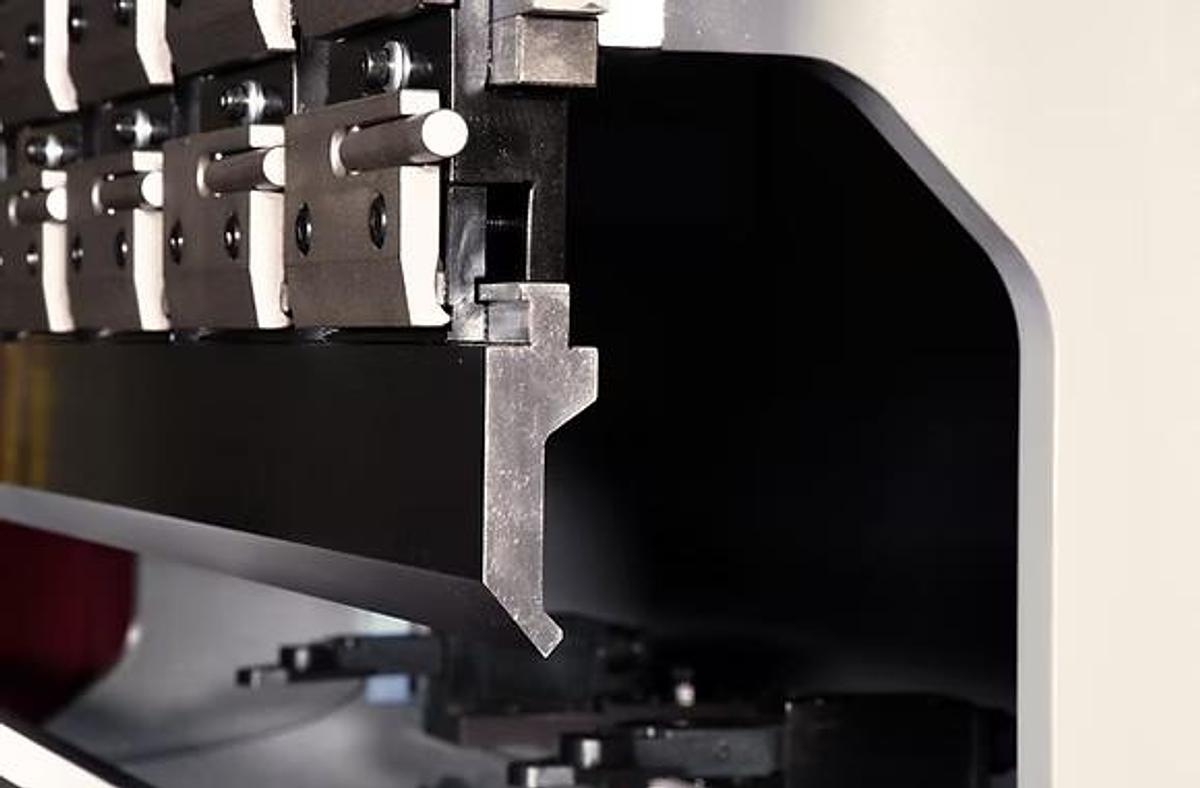 70 Ton x 6' GMC HPB-7006 CNC Press Brake