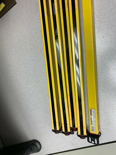 Used STI MS4320BR MINISAFE LIGHT CURTAIN RECEIVER Part No: 2672-0200