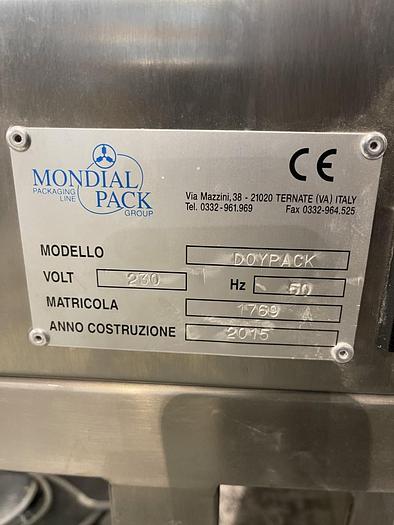 D'occasion VERTICAL FORM FILL AND SEAL AND POUCH PACKING LINE