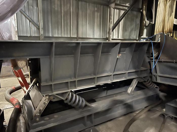 Used GENERAL KINEMATICS OSCILLATING CONVEYOR 2 WAY FEEDER
