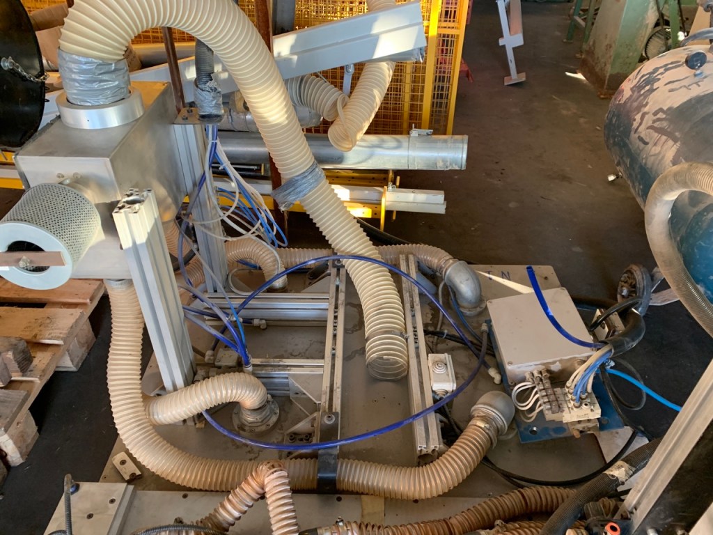 Usato 2003 Robot manipolatore marca Comau modello SMART H5 XL