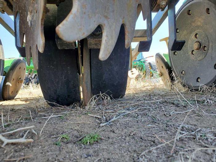 Used 12R22 John Deere 1735 Beet Planter