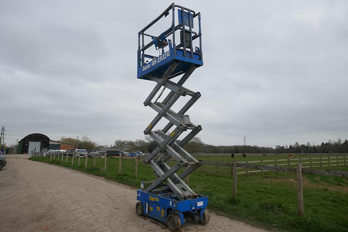 Used GENIE GS1932