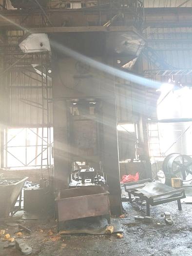 Used Press Trimming K9536