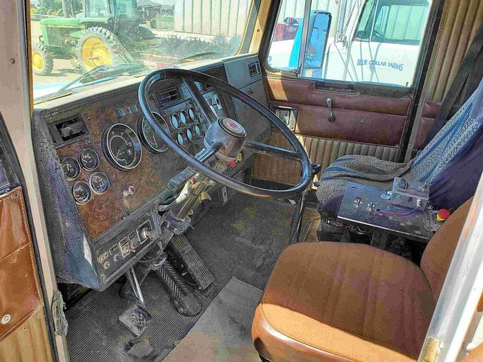 Used Kenworth T600 Silage / Manure Truck w/ Ross Bed