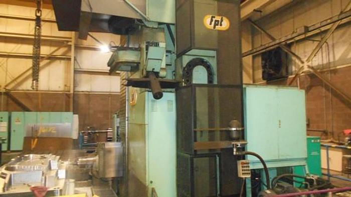 Usato FRESATRICE A MONTANTE MOBILE FPT M-ARX 10 CNC