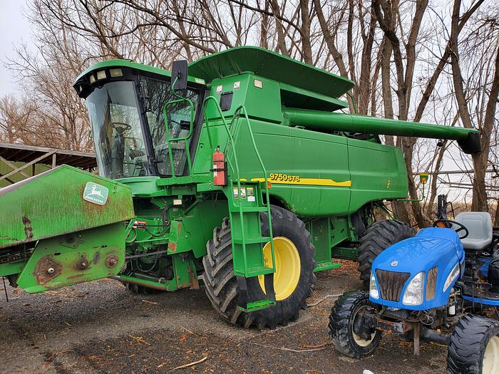 Used John Deere 9750 STS Combine w/ Corn Header