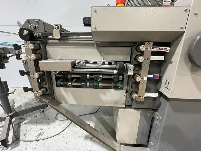 Used Horizon AFC-544 AKT Cross Folder with Horizon Round Pile Feeder Unit, Video