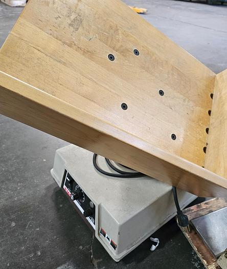 Used Syntron J-50-B 14" x 20" Tilt Jogger