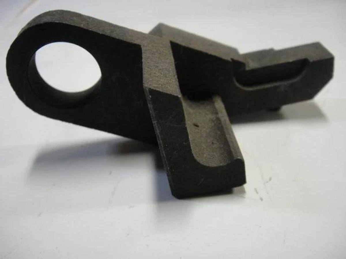 Hamada Distributor Roller Bracket, Part #I24-27-1A-3