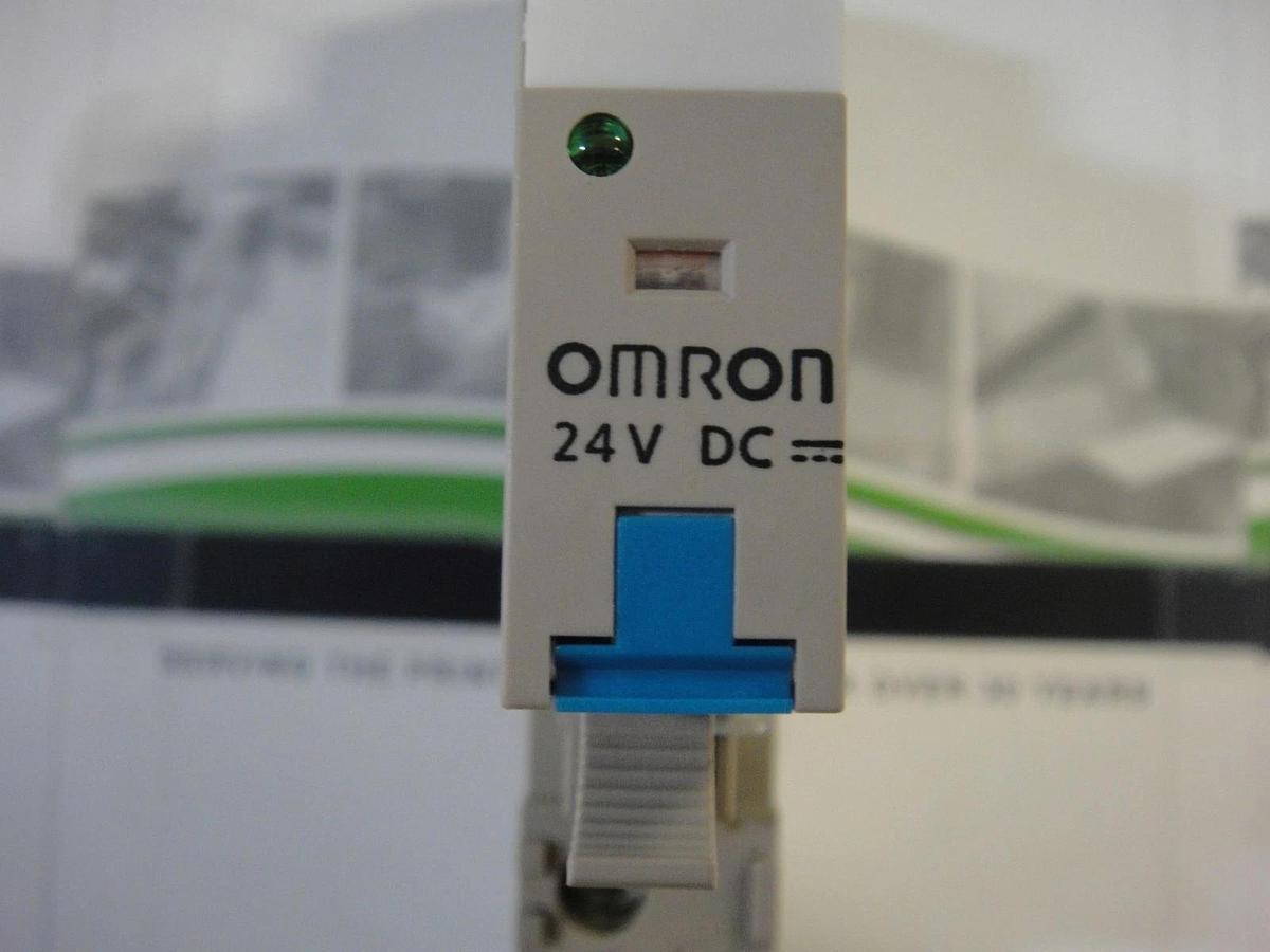 Omron Relay with Base, Part #19Y9C