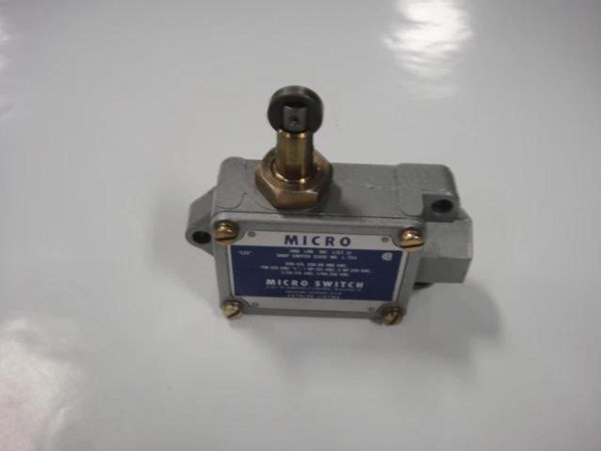 Micro Snap Switch, Catalog #BAF1-2RQ9