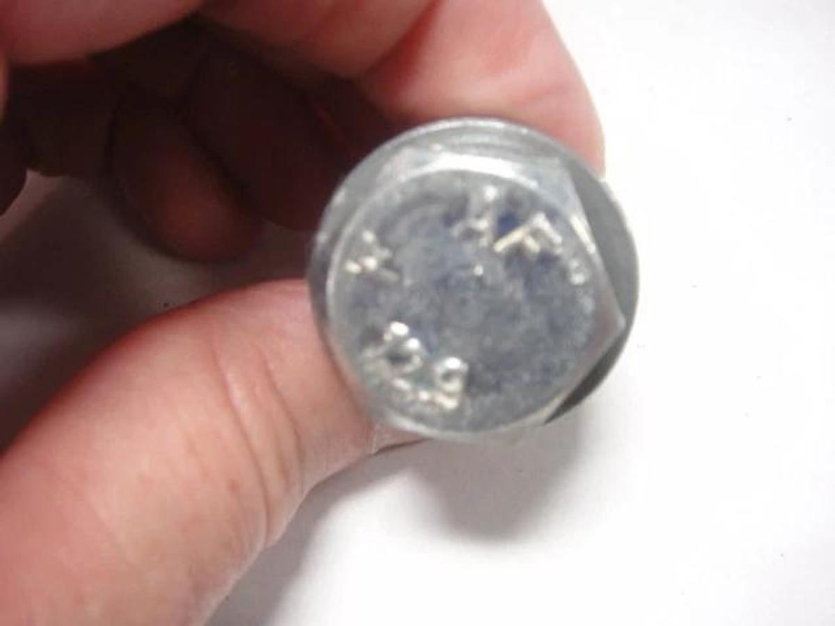 Used Heidelberg Knife Holding Screws, Part #HDM516916