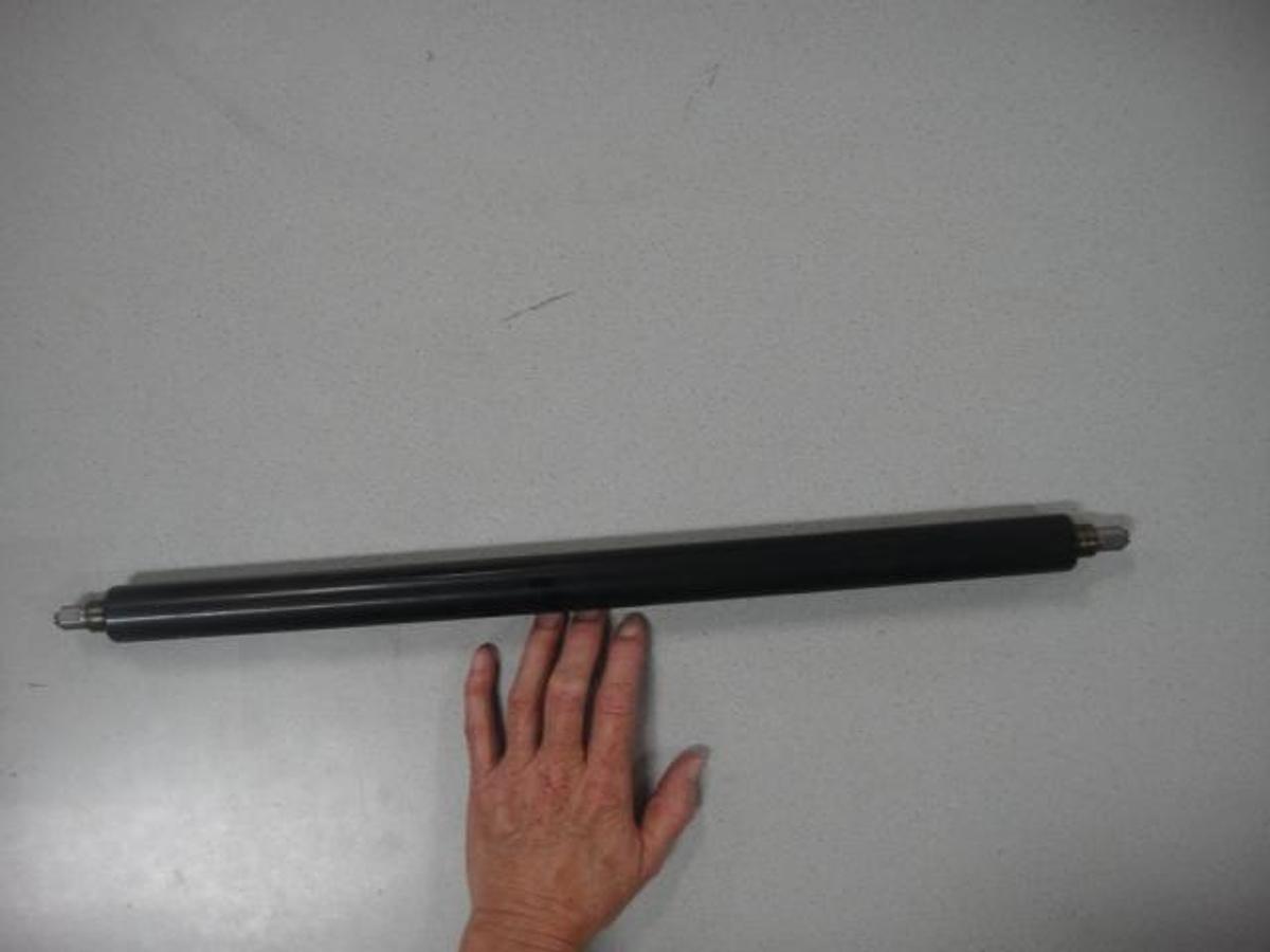 Hamada Ink Idle Roller, 20 1/2" Length