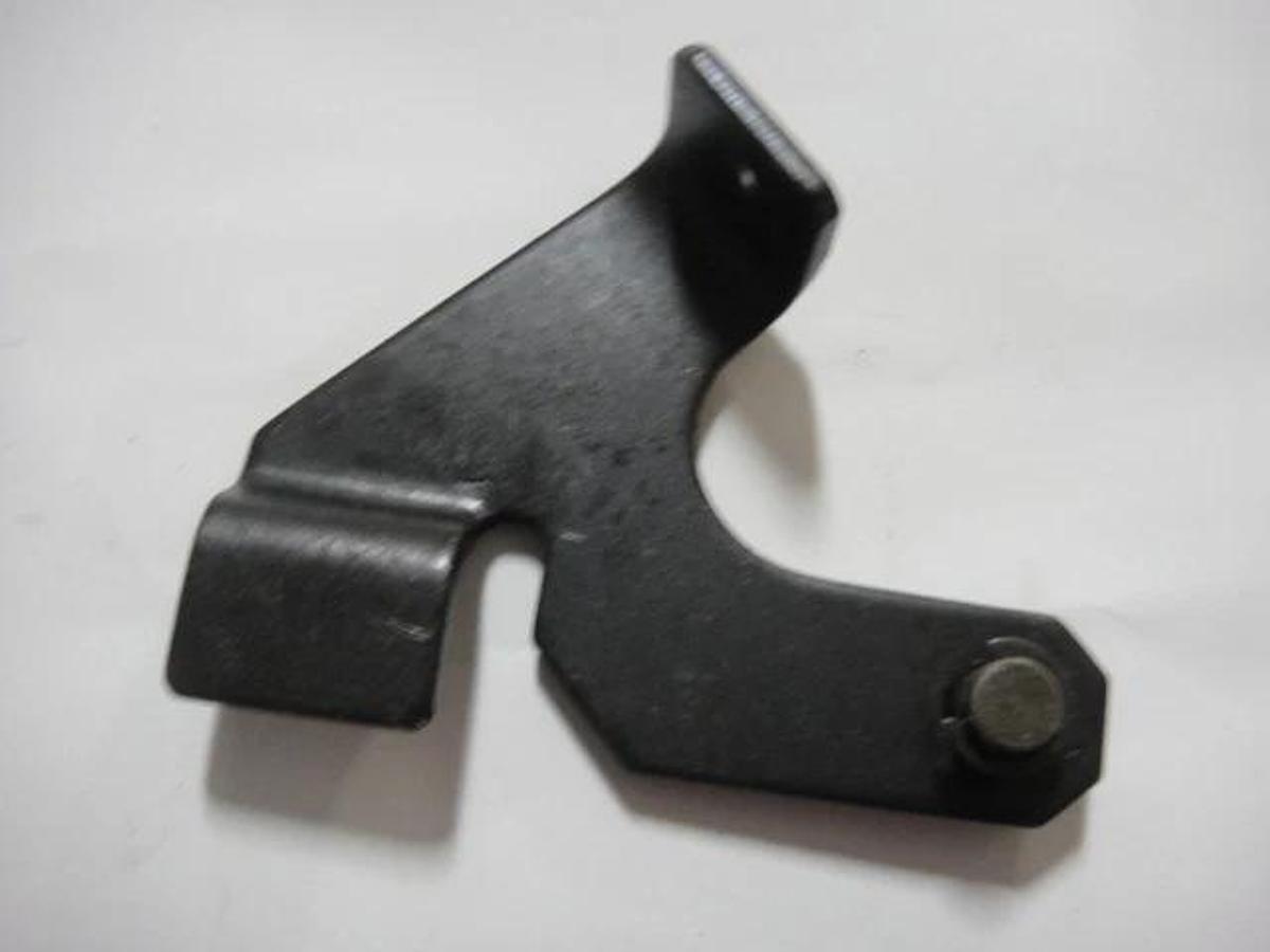Hamada Distributor Roller Latch , Part #G24-42-3