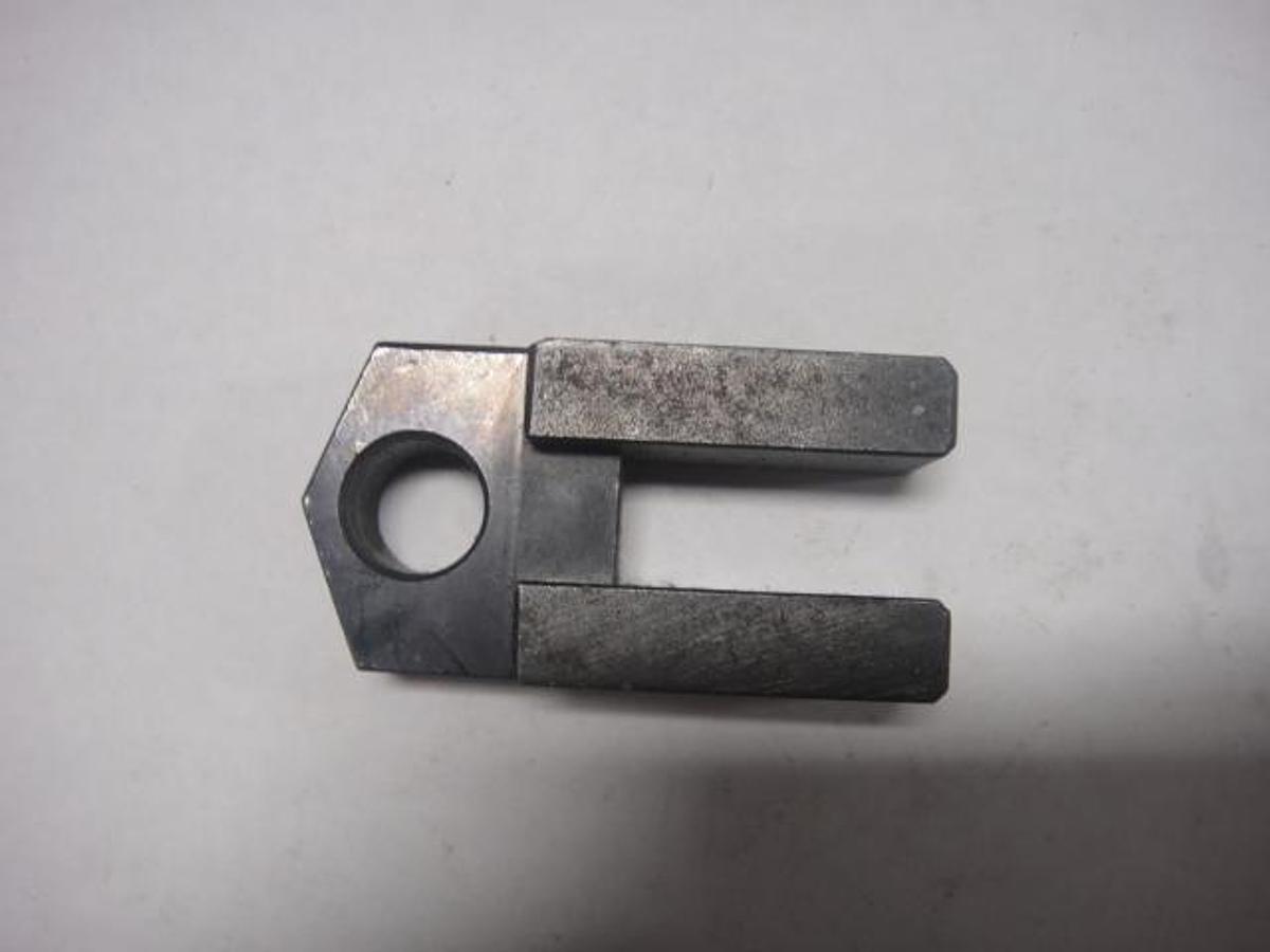 Hamada Oscillation Roller Bracket, Part #G26-80-3