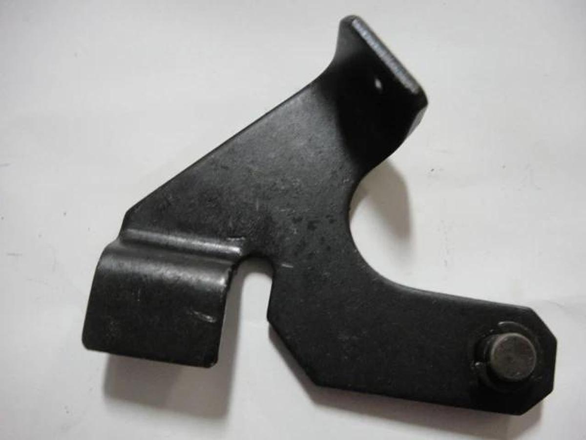 Hamada Distributor Roller Latch , Part #G24-42-3