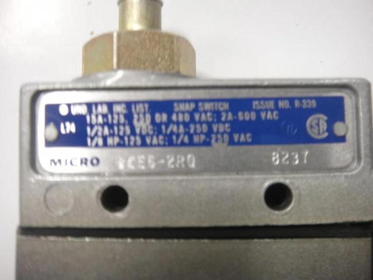 Honeywell Enclosed Micro Switch, Top Actuator, SPDT